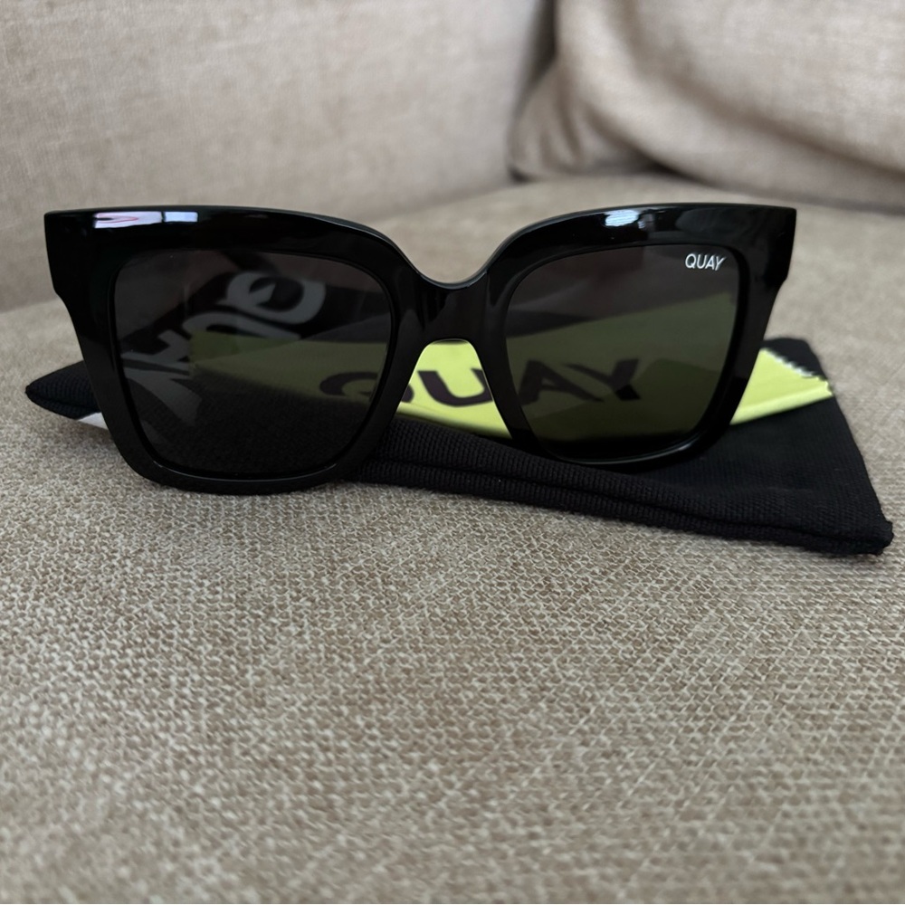 Quay Australia - ICY sunglasses